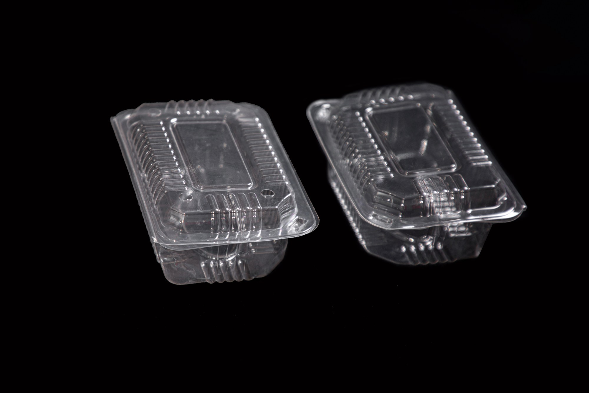 Clear strawberry containers — pierced and unpierced versions for strawberries, cherry tomatoes, grapes and berries